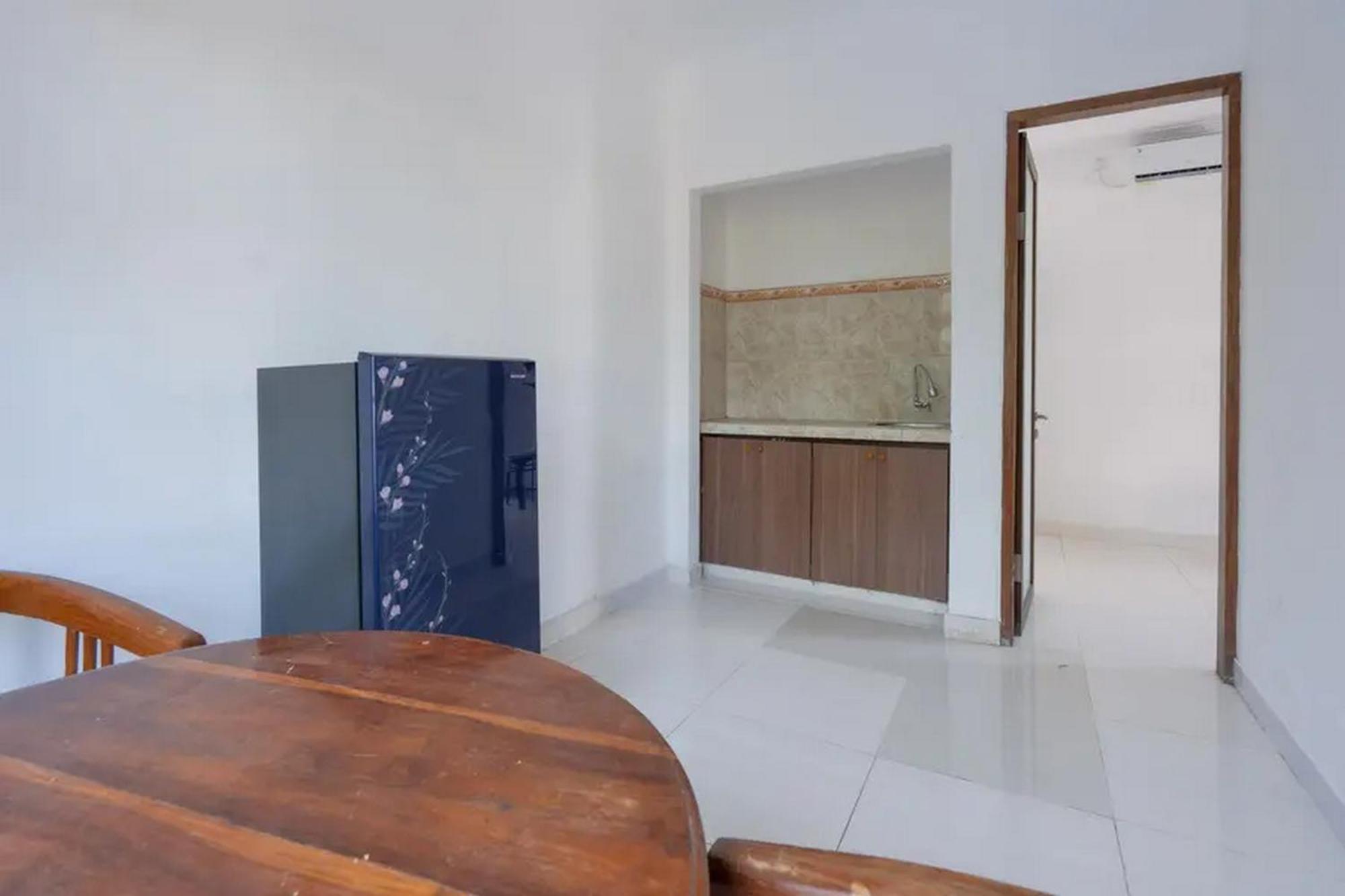 Ceria Guesthouse Seminyak Mitra Reddoorz מראה חיצוני תמונה