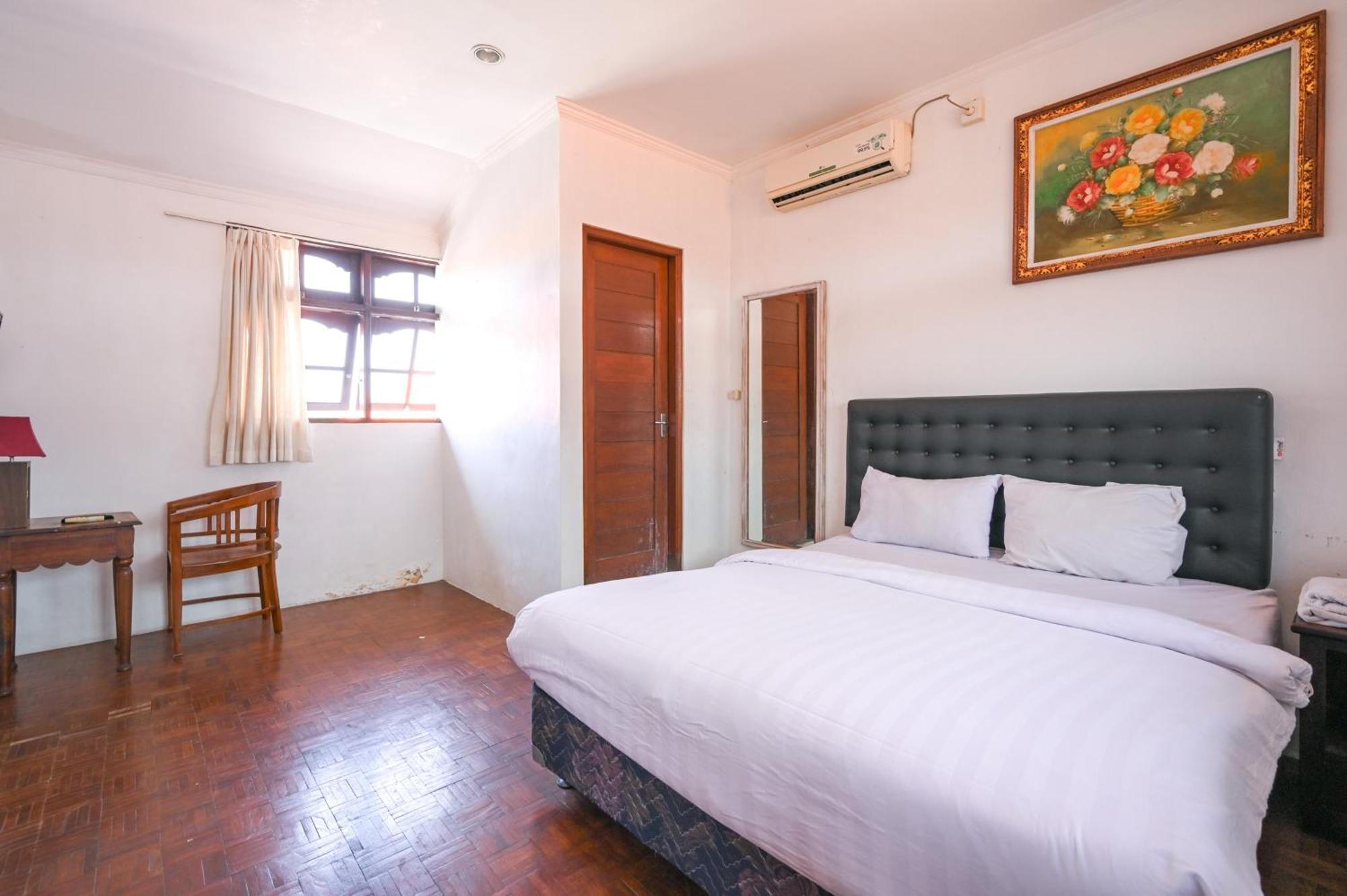 Ceria Guesthouse Seminyak Mitra Reddoorz מראה חיצוני תמונה