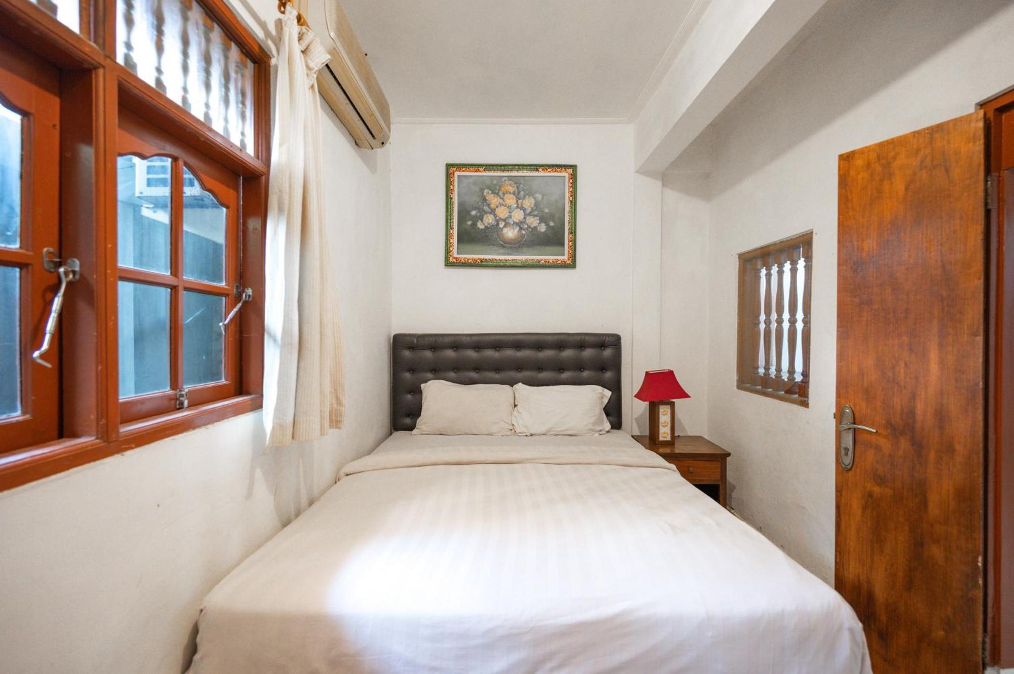 Ceria Guesthouse Seminyak Mitra Reddoorz מראה חיצוני תמונה