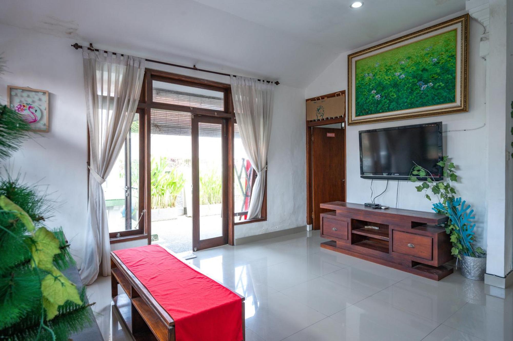 Ceria Guesthouse Seminyak Mitra Reddoorz מראה חיצוני תמונה