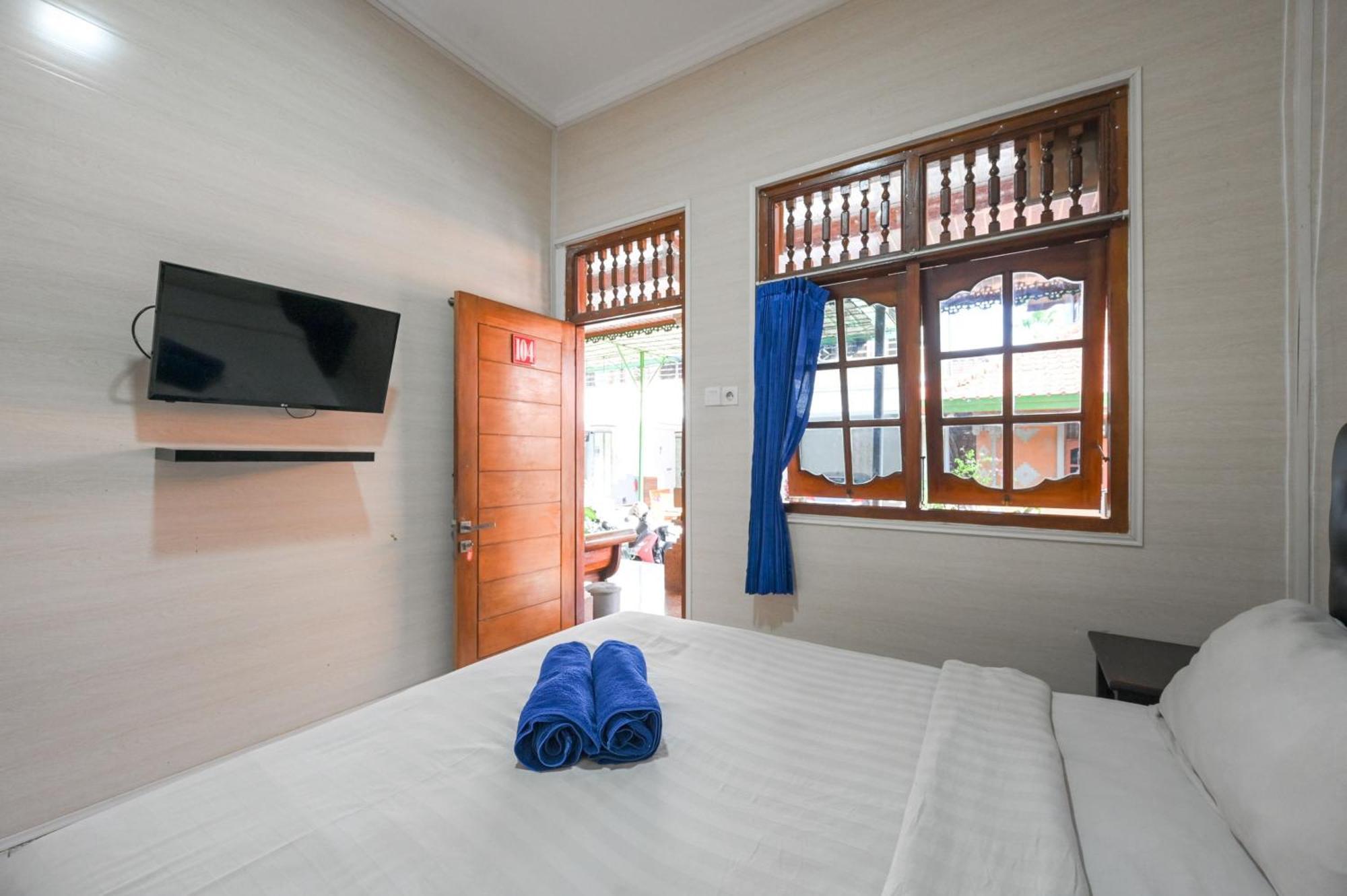 Ceria Guesthouse Seminyak Mitra Reddoorz מראה חיצוני תמונה