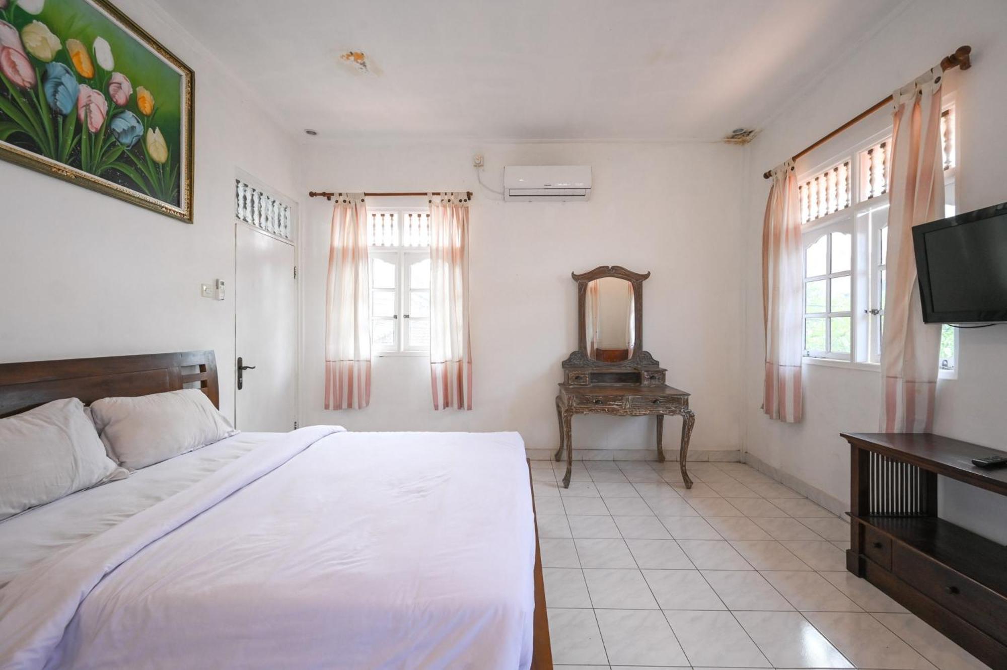 Ceria Guesthouse Seminyak Mitra Reddoorz מראה חיצוני תמונה