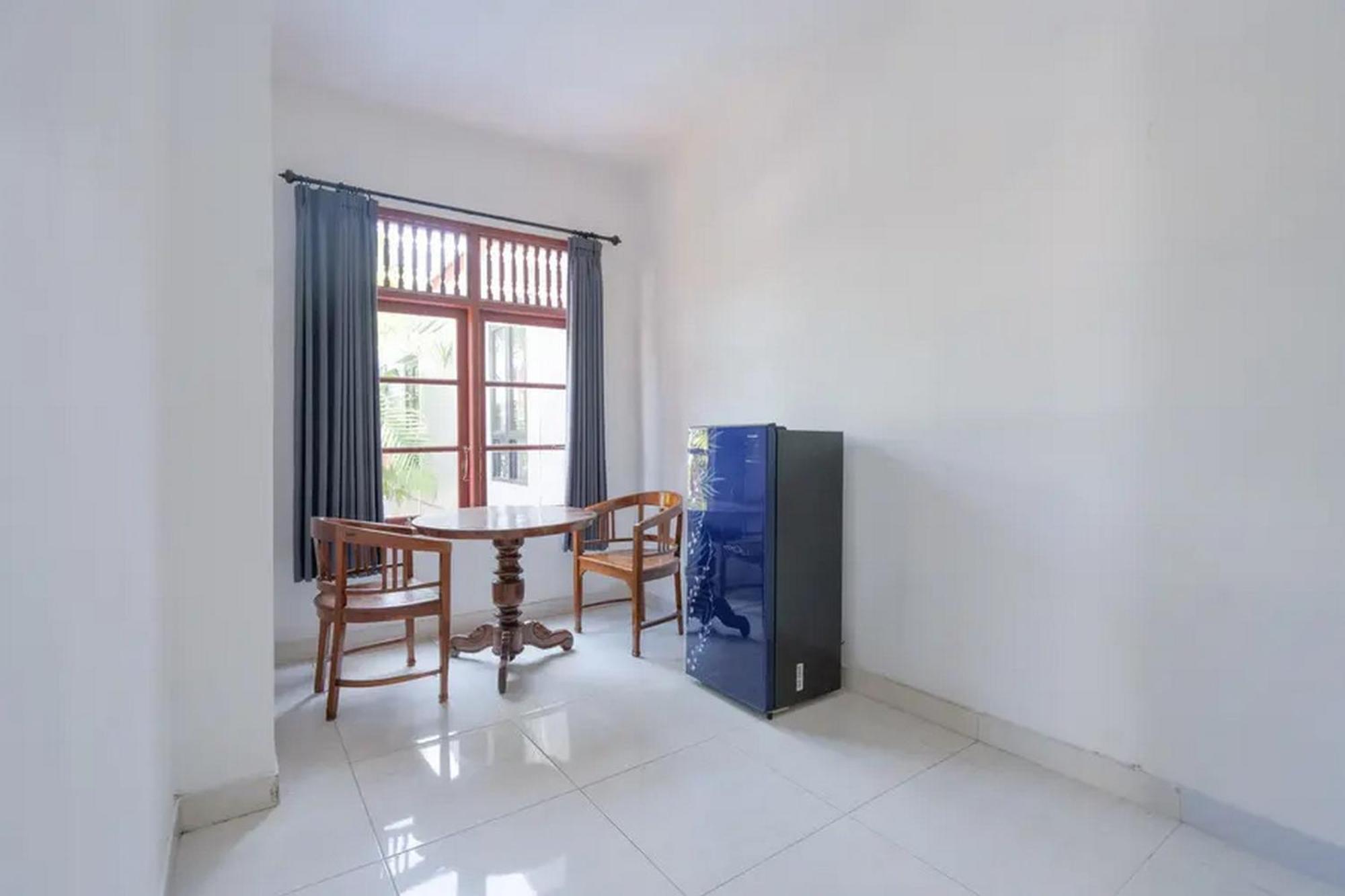 Ceria Guesthouse Seminyak Mitra Reddoorz מראה חיצוני תמונה